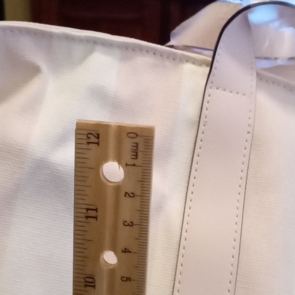 ( LAST ONE) Victoria Secret Large Travel Bag.. - Picture 9 of 15